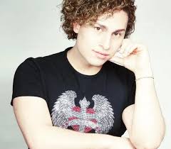 Angelo Diep estrena sencillo inspirado en la Bruja Sabrina