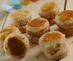 Salah satunya yang gampang dibuat yaitu resep kue kering kacang biskuit ini. Resepi Biskut Kacang Biasa Resepimee Junotee Com
