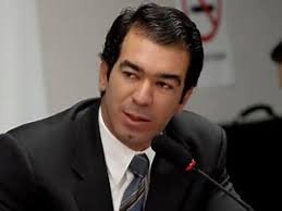 Chá da Alice arrasta foliões em festa com fantasias caprichadas; Fotos