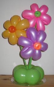 Birthday Flowers And Balloons How To Make Balloon Centerpiece Balloon Flower Arrangements Make Unique Gifts Birthdays Welcomes Balloon Decorations Balloon Crafts Balloons