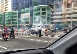 Media Haria Toyota Vios Terbakar Jalan Tun Razak Punca Kesesakan Lalu Lintas