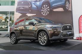 Usually, an suv with 7 seaters has such a turning radius. New Toyota Corolla Cross Compact Suv Unveiled In Thailand Autocar