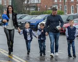 Kindly downloand the song on all digital. Danielle Lloyd Holds Hands With Four Sons And Michael Daily Mail Online