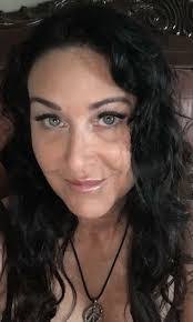 Tami Dewitt's Instagram, Twitter & Facebook