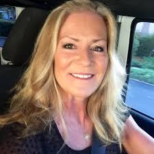 Janice Mills's Instagram, Twitter & Facebook