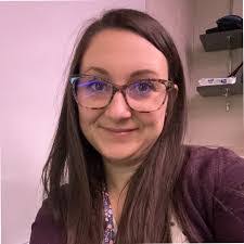 Stephanie Lakin's Instagram, Twitter & Facebook