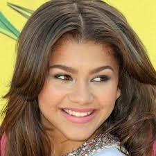 Pin By Jamadrimathis On Zendaya In 2020 Zendaya Celebrities September Birthday
