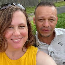 Mother thanks strangers for saving daughter's life from heat stroke