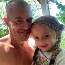 Who is a recommended taxidermist around Lapeer, St Clair, or Macomb county  for a shoulder mount?