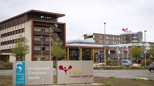 Houd daarom rekening met de mogelijkheid dat er op de dag van de plechtigheid een evenement of activiteit kan zijn bij het gebouw. Rqn8sotsbtg 5m