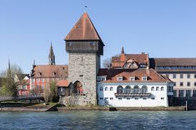Gerade in krisenzeiten ist es enorm wichtig, möglichst rasch und gezielt den aktuellen herausforderungen zu begegnen. Rheintorturm A Section Of The Former City Wall Of Konstanz At Lake Constance Konstanz Germany City