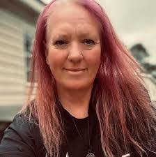 Derek Wikoff's Instagram, Twitter & Facebook