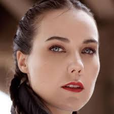 Shannon Sutter's Instagram, Twitter & Facebook