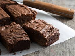 Ingatlah bahwa baking powder dan baking soda bisa menjadi kurang efektif seiring berjalannya waktu, artinya jika terlalu lama kue anda tidak akan mendapatkan. 4 Cara Membuat Brownies Kukus Coklat Sederhana Tanpa Mixer Dream Co Id