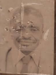 Can someone clarify this family photo?