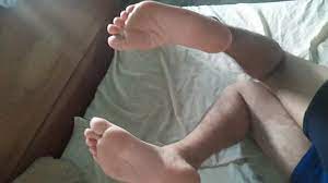 Femboy footjon