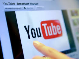 The service, created in february 2005 by three former paypal employees—chad hurley, steve chen. Youtube Kinder Influencer Und Massig Werbung Ndr De Fernsehen Sendungen A Z Zapp