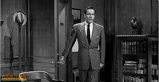 The maltese falcon is a 1931 film directed by roy del ruth, starring ricardo cortez and bebe … it would be remade yet a third time in 1941 as the maltese falcon, a film that has gone down in movie history as an iconic example of film noir, and one that has pretty much completely covered up this. The Maltese Falcon The Maltese Falcon Replica Movie Prop