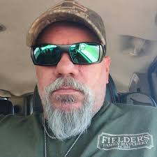 Can someone help identify the breed of these chicks? Thank you!