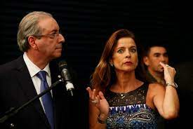 Publicitário, fotógrafo, sócio da @agenciaccq, criador do natural delas e inúmeras outras coisas que não irão caber nos míseros 160 caracteres. Mulher Agride Esposa De Eduardo Cunha Durante Passeio Em Salvador