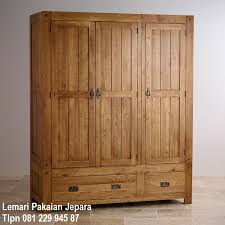Lemari pakaian 2 pintu dan lemari pakaian 4 pintu graver furniture. Harga Lemari Pakaian 3 Pintu Kayu Biasa Lemaripakaianjepara Com