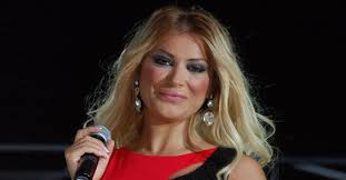 Evlilik programlarıyla tanıdığımız 44 yaşındaki şarkıcı songül karlı 2005 yılında baykal gümüş ile evlenmişti. Sarkici Songul Karli Nin Oglu Efe Furkan Buyudu Magazin Haberleri