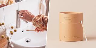Biyobozunur tampon ambalaj karton tampon konteyner yuvarlak kağıt kutusu. 11 Best Sustainable Bathroom Products To Replace Plastic In 2021