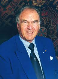 From Luftinsufflation to robotic endoscopic surgery