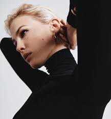 Sydney Roper's Instagram, Twitter & Facebook