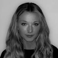 Samantha Knott's Instagram, Twitter & Facebook