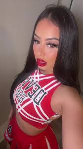 Ana 😌 (@thattt_wayy)