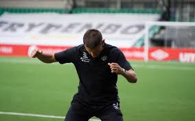 På høsten kom klubben inn i en dårlig periode og tapte en rekke bortekamper. Wikipedia Bodo Glimt