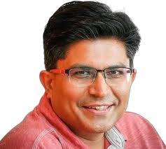 Dinesh Katiyar's Instagram, Twitter & Facebook