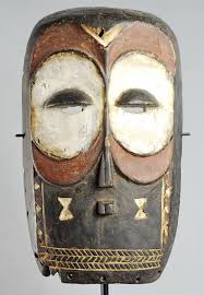 Beau Masque Zoomorphe Bembe Congo Rdc Sud Kivu Appeles Eluba Ou Emangungu Ces Masques Etaient Portes Par Nous Avons Peut Maskers Handpoppen Sculpturen