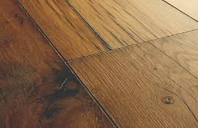 Le showroom vous permet de visualiser et toucher nos produits haut de gamme, tels que les papiers peints, tapis ou revêtements de sol comme le parquet ou le stratifié. Parquet Stratifie Resistant A L Humidite