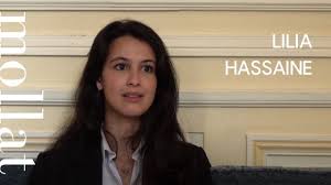 Pour la famille que lilia hassaine a choisi de mettre en scène, ce sont les ruines de djemila, près de sétif, dans les aurès, . Lilia Hassaine Soleil Amer Youtube