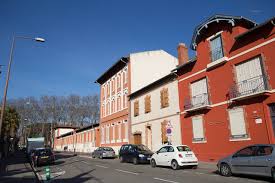 With so many people and so many students to entertain, toulouse offers a plethora of bars and pubs in different shapes and colors for all 24 rue des 3 piliers, toulouse, 31000, france. L Immobilier A Toulouse 31000 Annonces Immobilieres Bien Ici