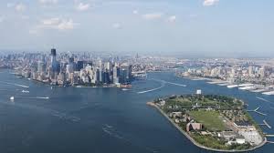 Warm resin encens, honeyed ambrox and cedar wood. Governors Island Die Geheimtipp Insel Direkt Vor Manhattan