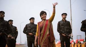 She faces many obstacles in this path, the trailer also highlights issues faced by dalits, such as entry of only upper caste people in the temple. Madam Chief Minister Review Richa Chadha S Political Drama Is Entertaining