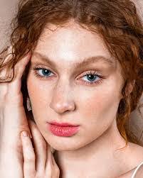 Kimberly Redman's Instagram, Twitter & Facebook