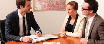 Die hausbank ist für existenzgründer und selbstständige die bank, bei der die kundenbeziehung über die ausführung von einfachen, anonymen finanztransaktionen hinausgeht. Finanzierung Nachfolge Existenzgrundung Wachstum