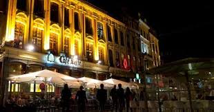 caravita cafe leffe lille fr sonnenschirm fur laue abende gepinnt vom fenster rollladen und sonnenschutz fachma sonnenschirm bielefeld sonnenschutz
