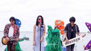 Moza adalah sebuah grup band yang beranggotakan hendy cahyo baskoro, fajar muttaqien, eko wahyu, nugroho, dolly fitrihansyah dan nuril telulas. Chord Lagu Takut Vierra Kunci Gitar Mudah Dimainkan Dan Link Download Mp3 Tribunnews Com Mobile