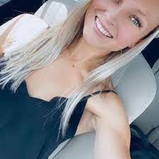 Alexis Roeder's Instagram, Twitter & Facebook