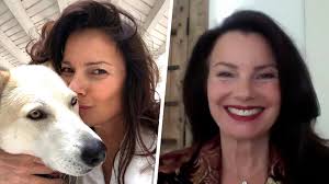 Martha Stewart debuts new blond haircut