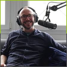 Neben seiner arbeit in theater, film und tv ist er synchronsprecher sowie sprecher in computerspielen und hörbüchern/hörspielen. Michael Che Koch
