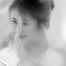 Pero sa totoo lang mga mahihirap din naman nagpapanalo sa mga villar ever  since e. Ewan ko ba pag sinabi lang ng pulitiko “ako si ganito, ay para sa  mahirap” naniwala na