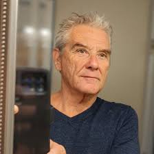 How to adjust the volume