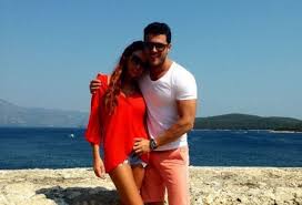 Si tot impreuna impart micul dejun. Pro Tv Victor Slav Si Bianca Dragusanu Vacanta Cu Iahtul Exclusiv La Maruta Bianca Prezinta Rochia De Mireasa La Care A Visat Mereu