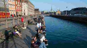 Copenhague, sa capitale, est à découvrir à pied ou à vélo. Le Danemark Paradis Pour Jeunes Adultes Alternatives Economiques